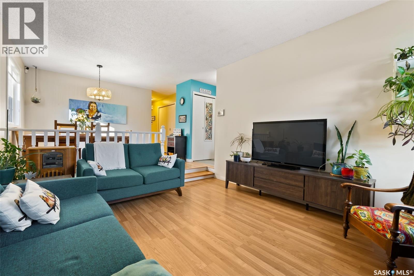 30 Sherman Road, Regina, Saskatchewan  S4X 2R8 - Photo 5 - SK021876