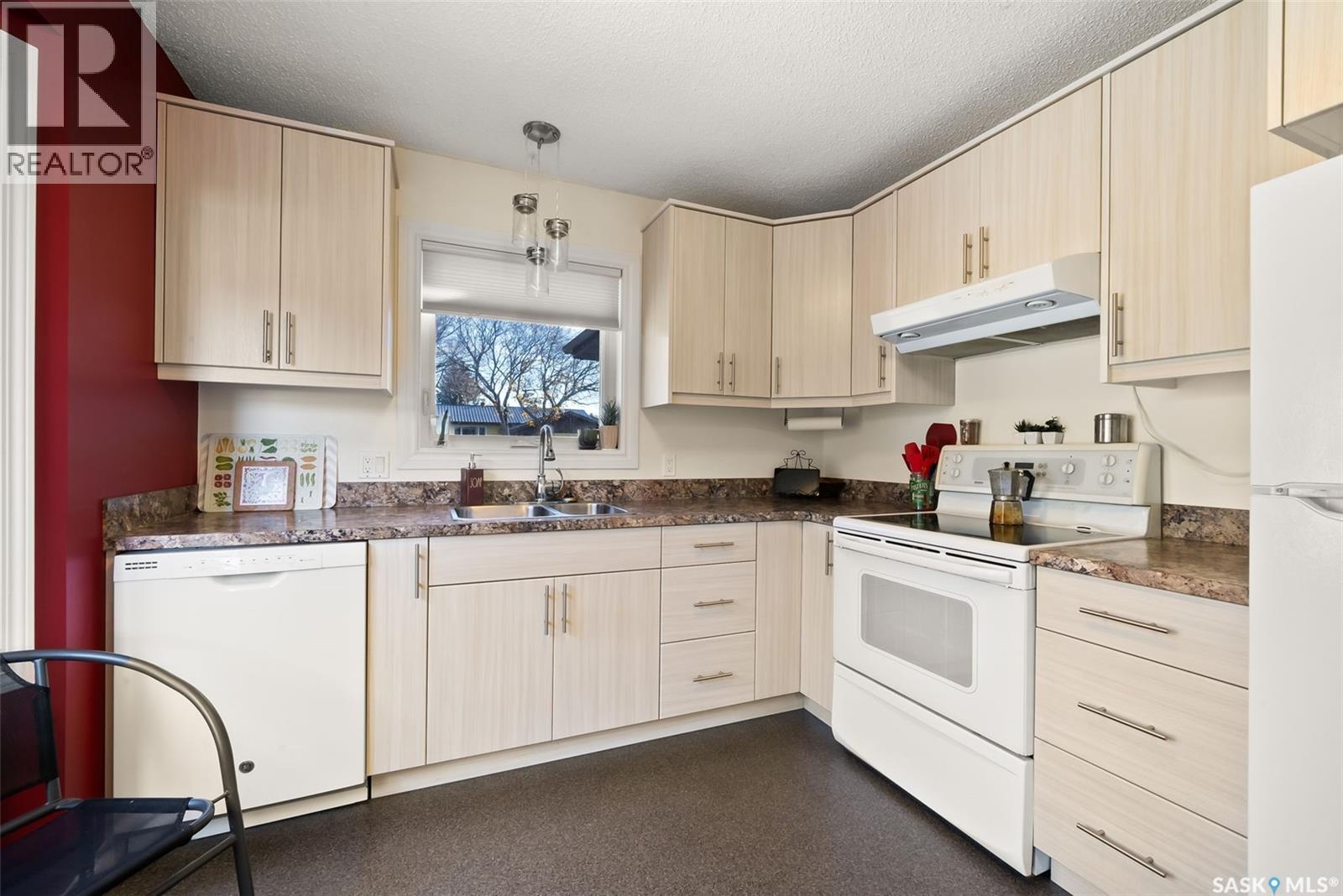 30 Sherman Road, Regina, Saskatchewan  S4X 2R8 - Photo 8 - SK021876