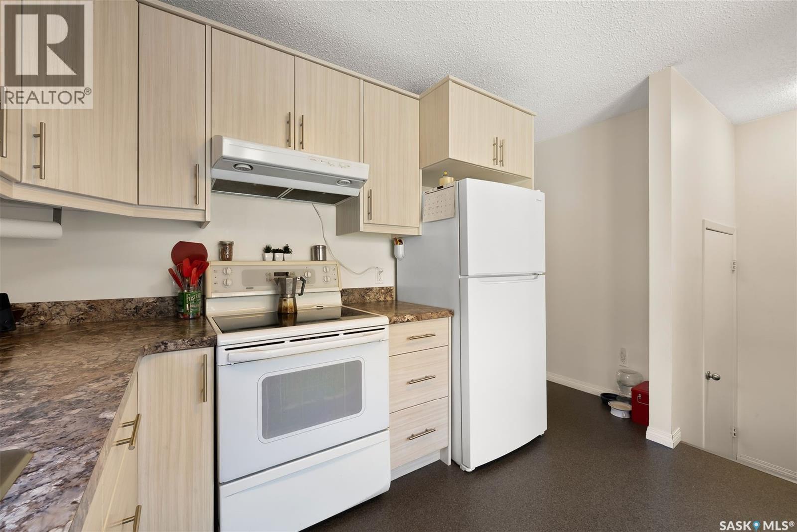 30 Sherman Road, Regina, Saskatchewan  S4X 2R8 - Photo 9 - SK021876