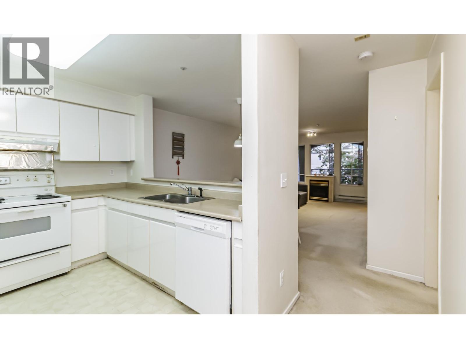 305 3065 Primrose Lane, Coquitlam, British Columbia  V3B 7P7 - Photo 6 - R3062306