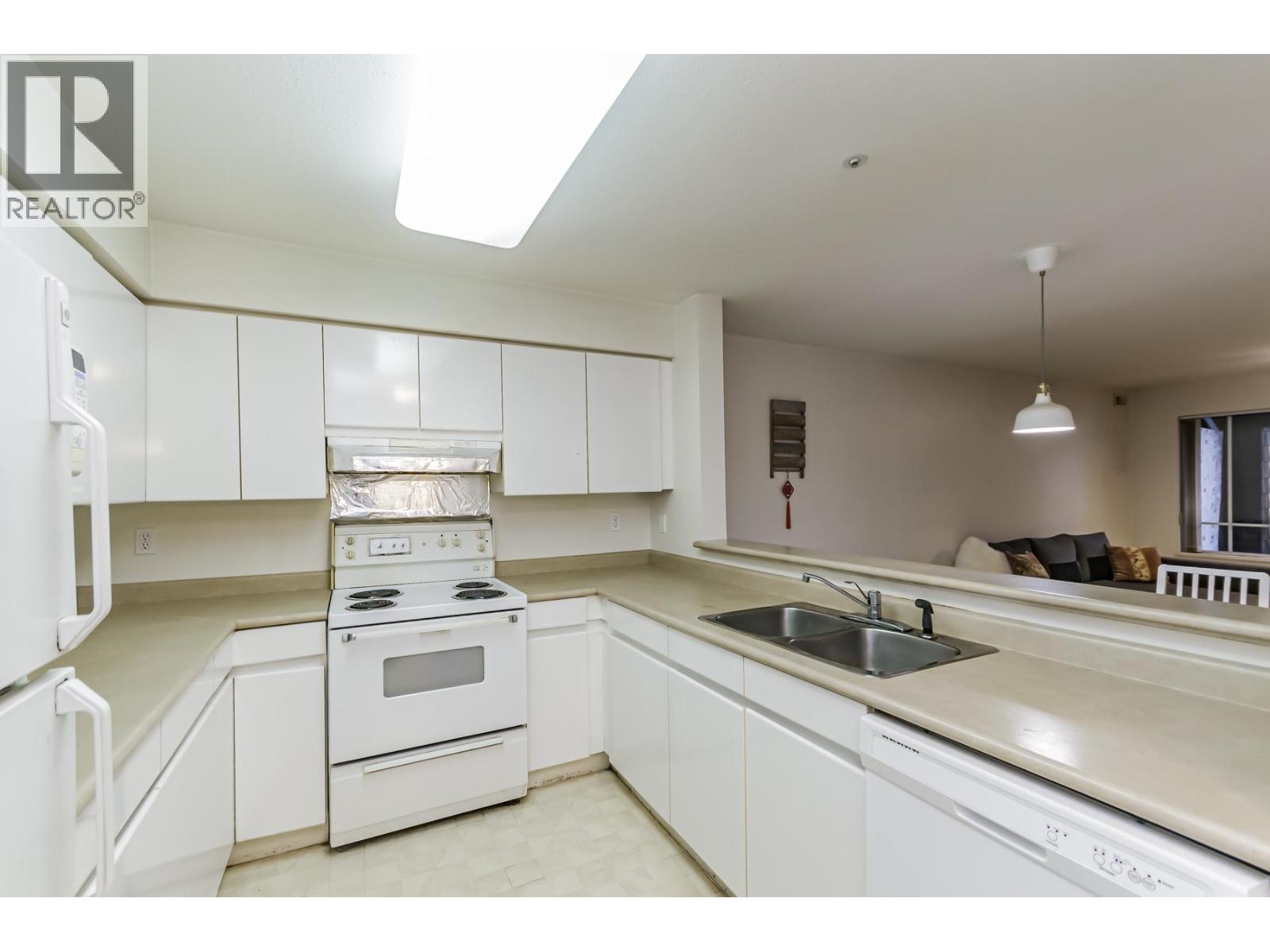 305 3065 Primrose Lane, Coquitlam, British Columbia  V3B 7P7 - Photo 4 - R3062306