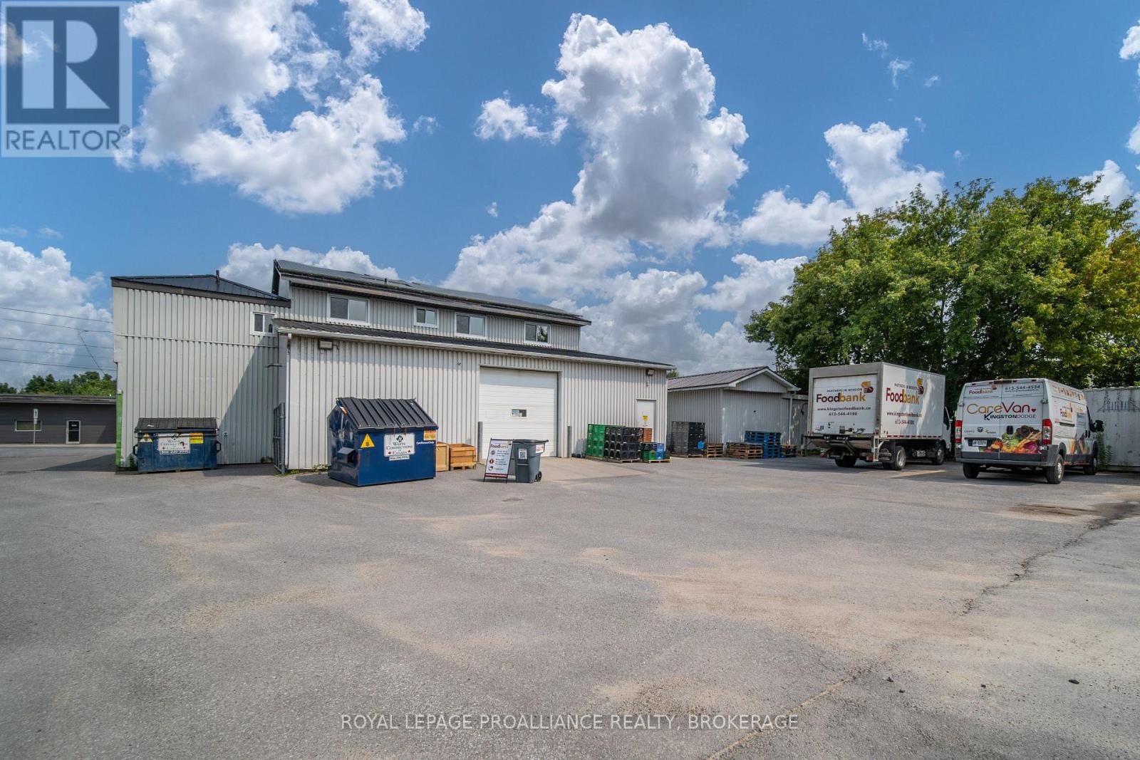 140 Hickson Avenue, Kingston (East Of Sir John A. Blvd), Ontario  K7K 2N6 - Photo 17 - X12486260