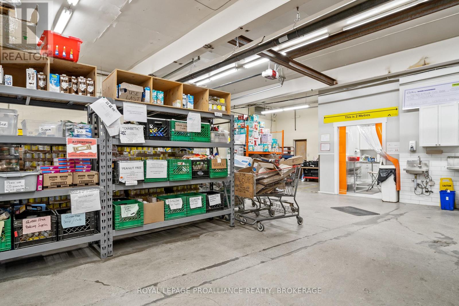 140 Hickson Avenue, Kingston (East Of Sir John A. Blvd), Ontario  K7K 2N6 - Photo 5 - X12486260