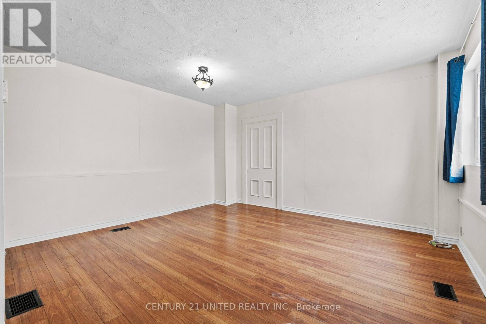 234 Antrim Street, Peterborough, Ontario  K9H 3G4 - Photo 9 - X12486228