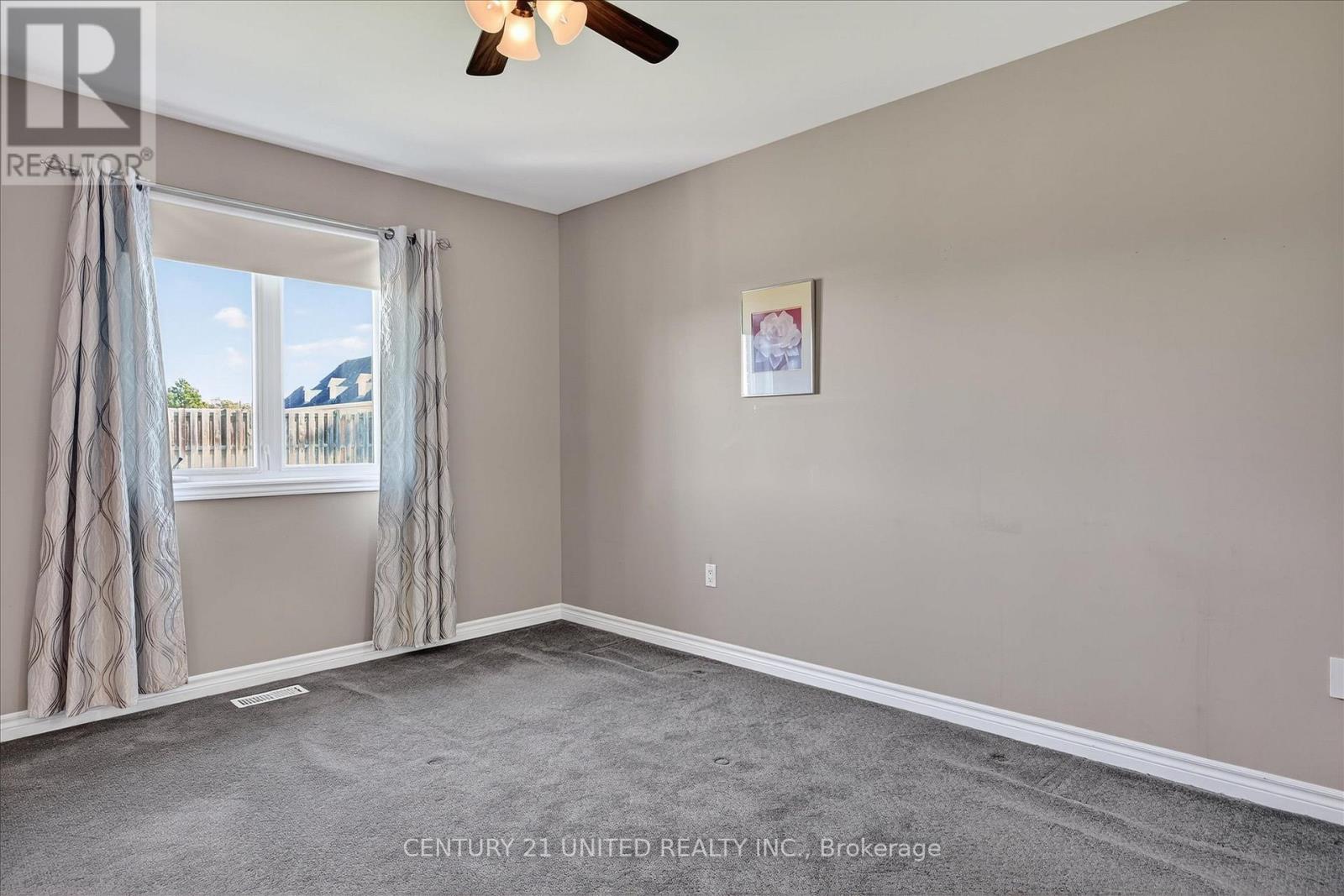 6 Village Crescent, Peterborough (Otonabee Ward 1), Ontario  K9J 8S7 - Photo 14 - X12486284