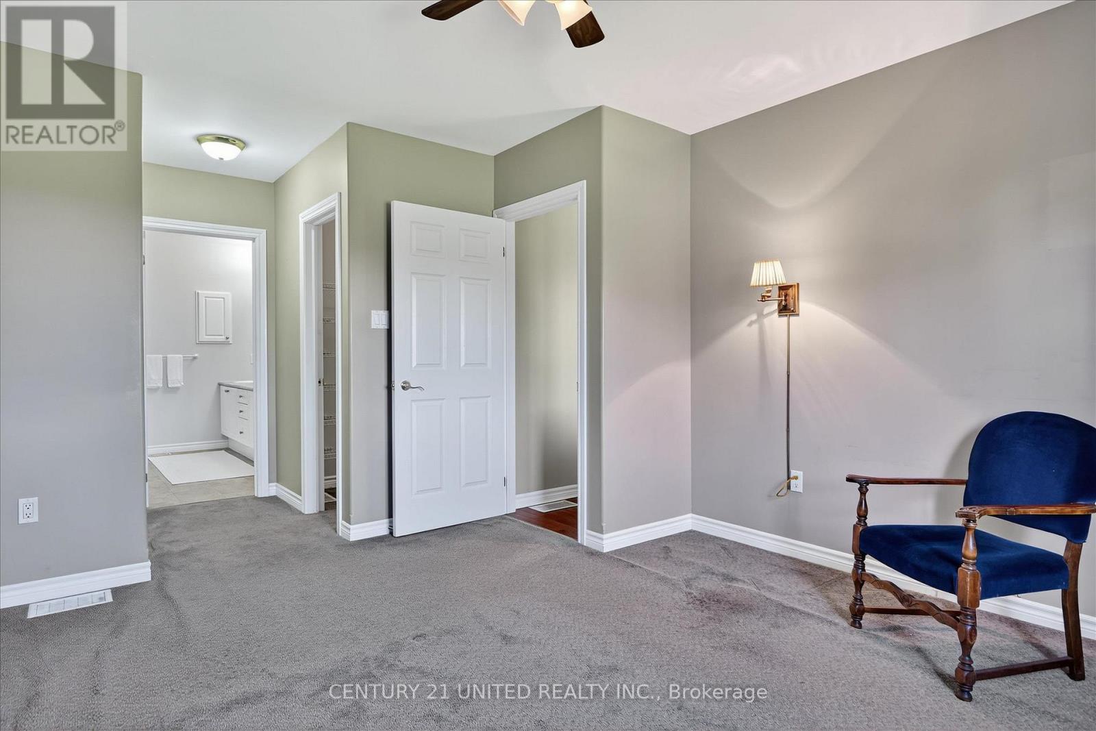 6 Village Crescent, Peterborough (Otonabee Ward 1), Ontario  K9J 8S7 - Photo 15 - X12486284