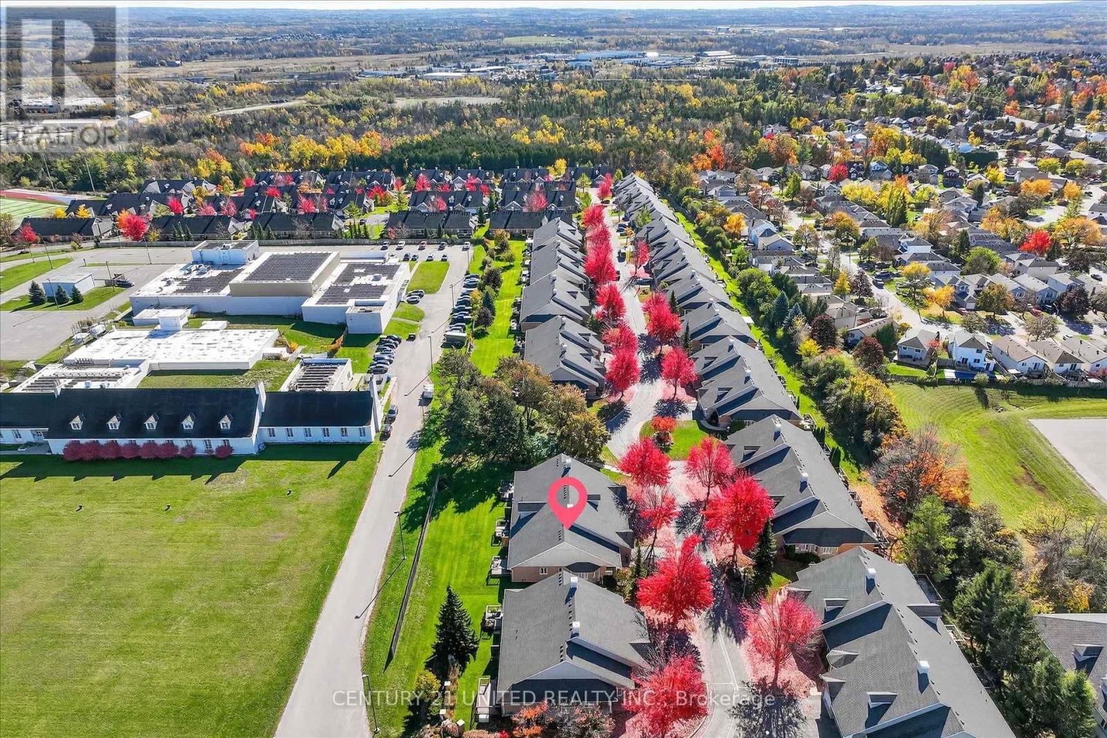 6 Village Crescent, Peterborough (Otonabee Ward 1), Ontario  K9J 8S7 - Photo 30 - X12486284