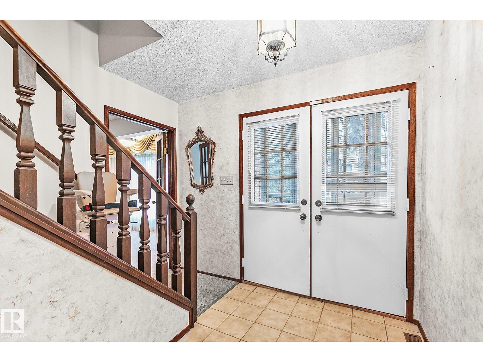 186 Willow Wy Nw, Edmonton, Alberta  T5T 1C8 - Photo 2 - E4463781