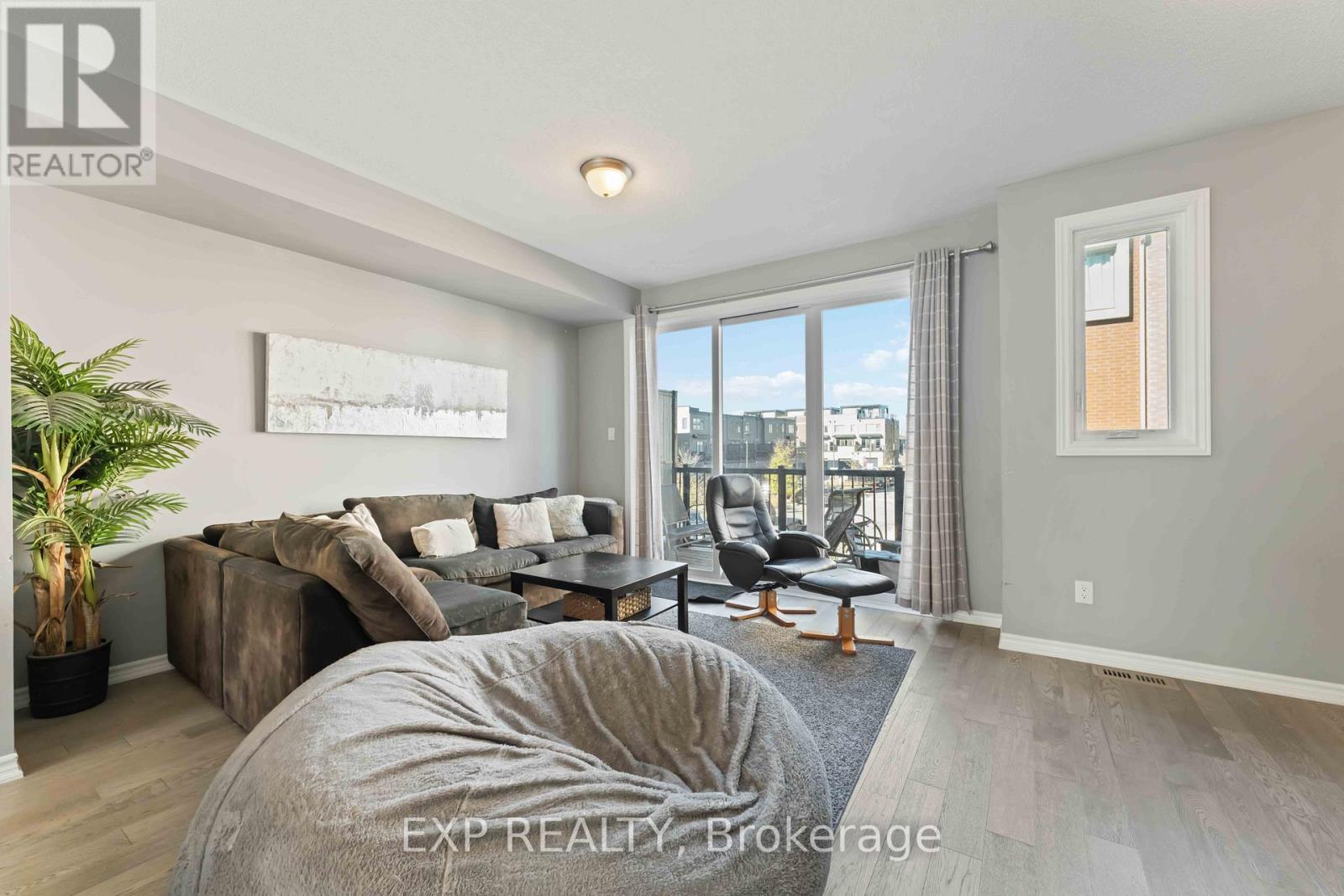 829 Mikinak Road, Ottawa, Ontario  K1K 4Z9 - Photo 12 - X12486215