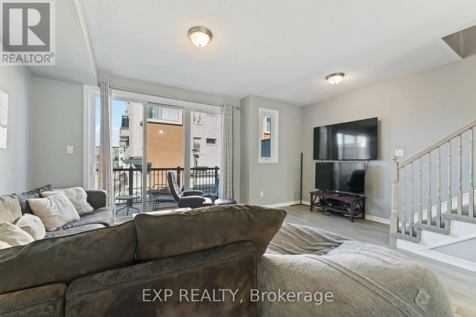 829 Mikinak Road, Ottawa, Ontario  K1K 4Z9 - Photo 13 - X12486215