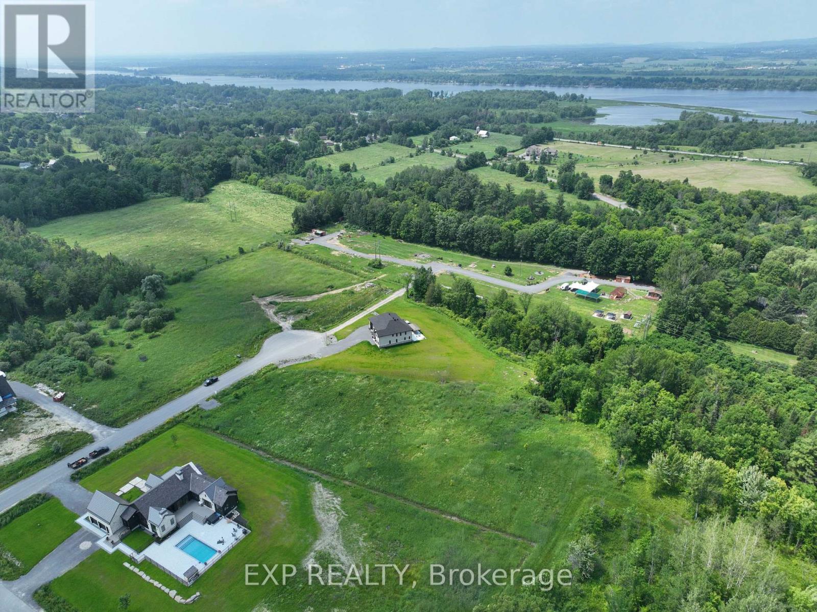 26 Nirmala Drive, Ottawa, Ontario  K4C 0B2 - Photo 4 - X12486242