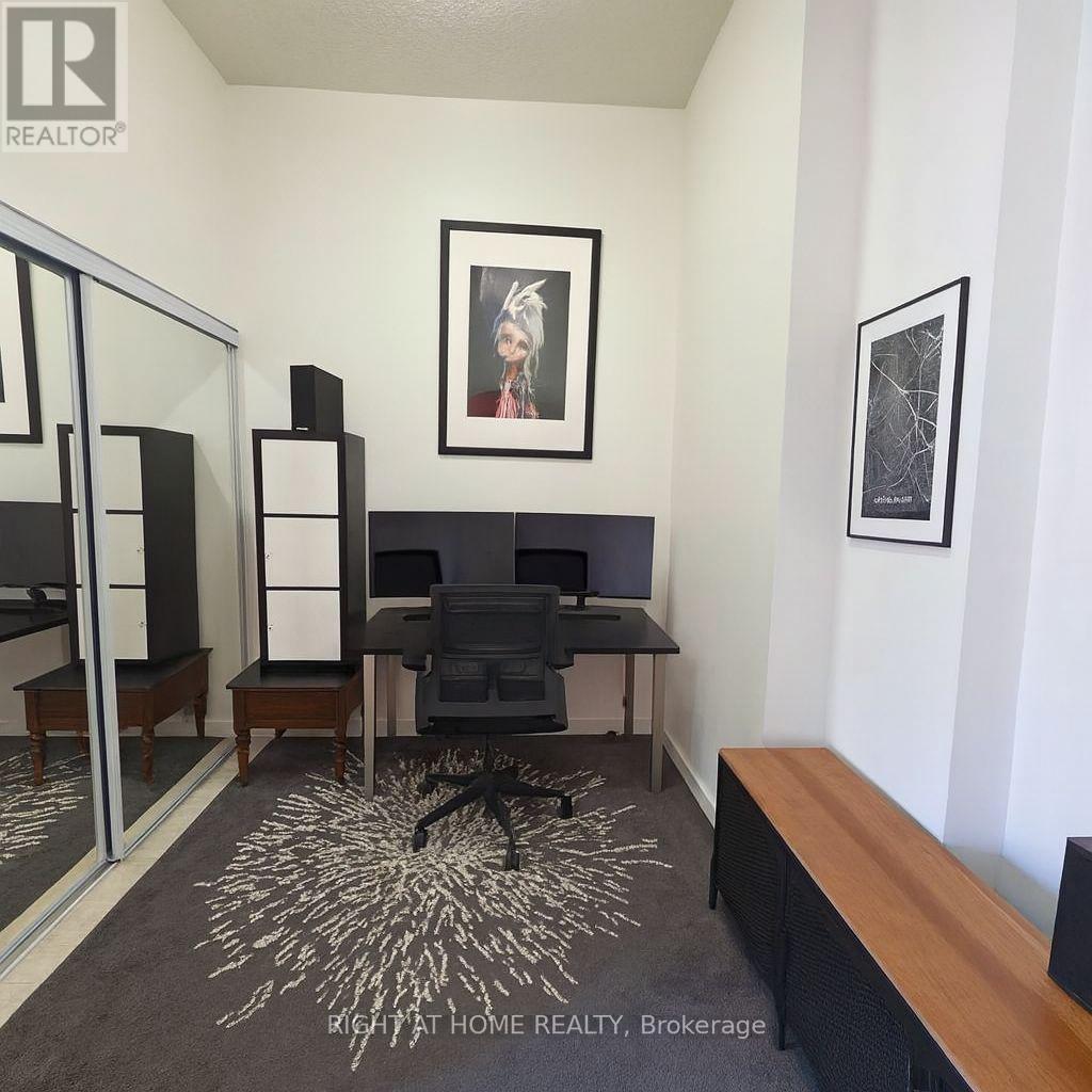 725 - 20 Bruyeres Mews, Toronto, Ontario  M5V 0G8 - Photo 3 - C12486141