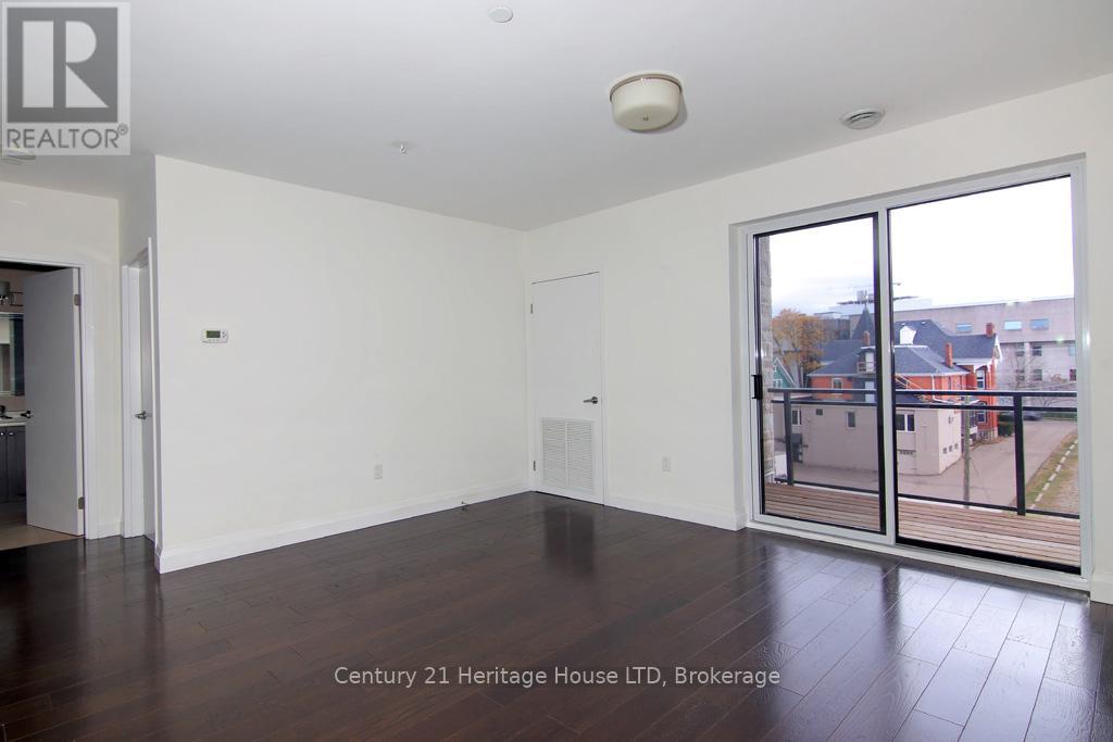 404 - 26 Wellington Street, St. Catharines (Downtown), Ontario  L2R 5P8 - Photo 11 - X12486194