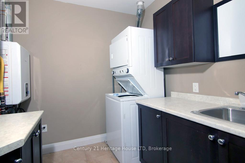 404 - 26 Wellington Street, St. Catharines (Downtown), Ontario  L2R 5P8 - Photo 14 - X12486194