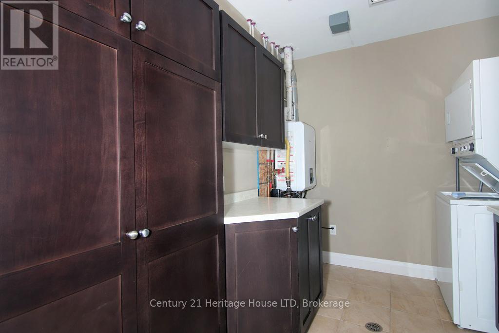 404 - 26 Wellington Street, St. Catharines (Downtown), Ontario  L2R 5P8 - Photo 15 - X12486194