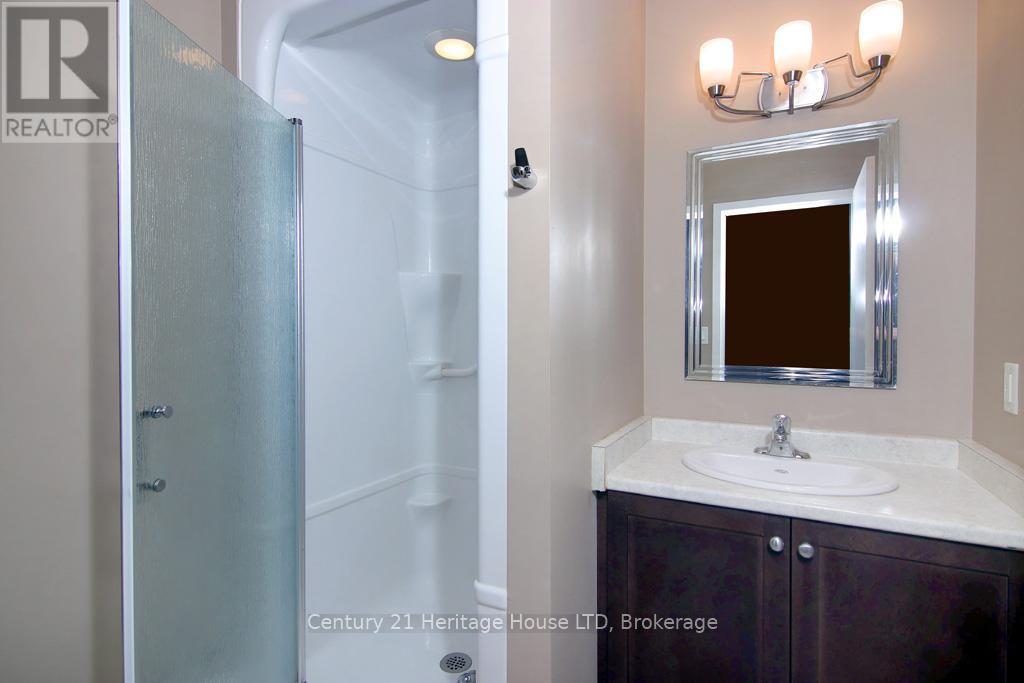 404 - 26 Wellington Street, St. Catharines (Downtown), Ontario  L2R 5P8 - Photo 23 - X12486194