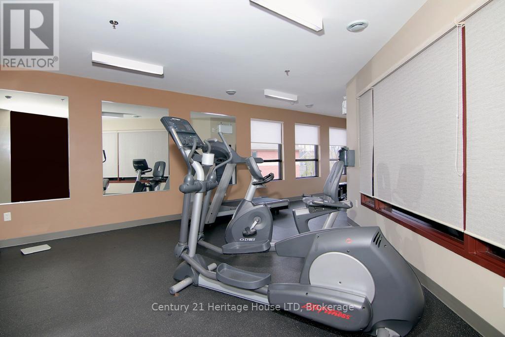 404 - 26 Wellington Street, St. Catharines (Downtown), Ontario  L2R 5P8 - Photo 5 - X12486194