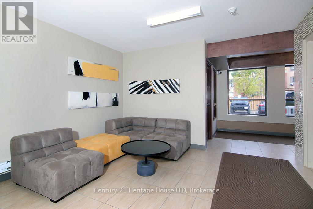 404 - 26 Wellington Street, St. Catharines (Downtown), Ontario  L2R 5P8 - Photo 8 - X12486194