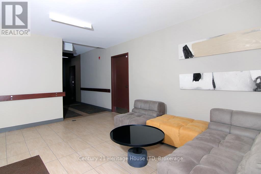 404 - 26 Wellington Street, St. Catharines (Downtown), Ontario  L2R 5P8 - Photo 9 - X12486194