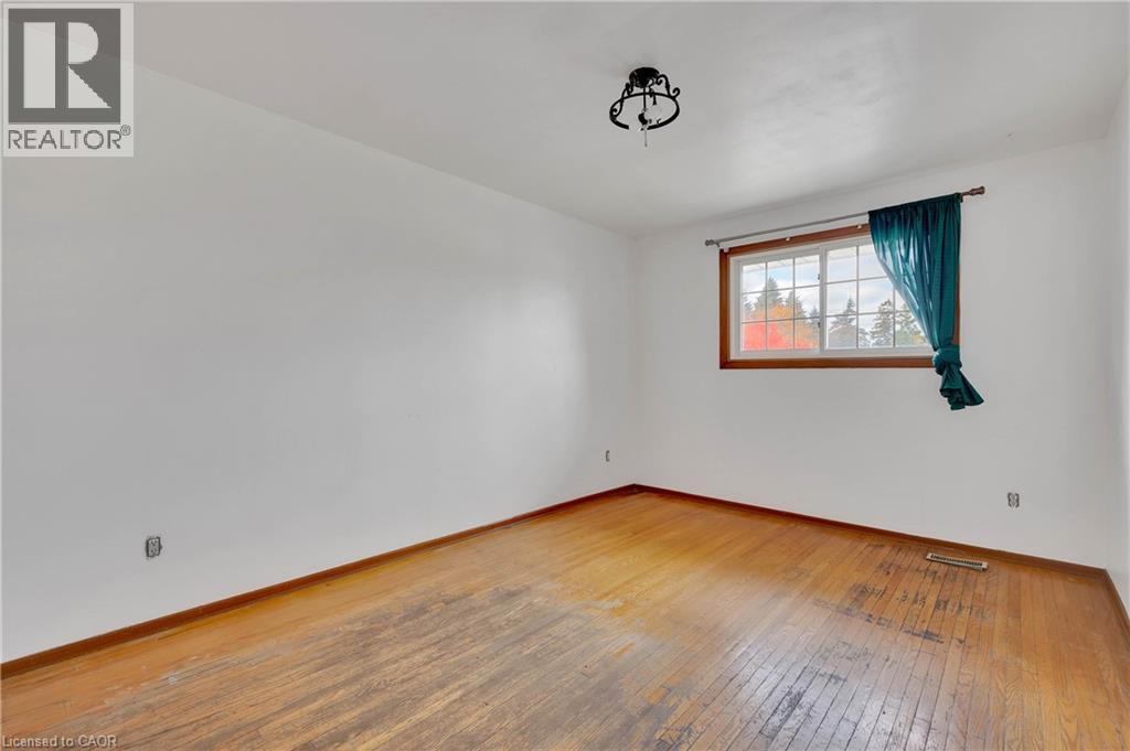 18 Kingston Crescent, Kitchener, Ontario  N2B 2T7 - Photo 13 - 40782248