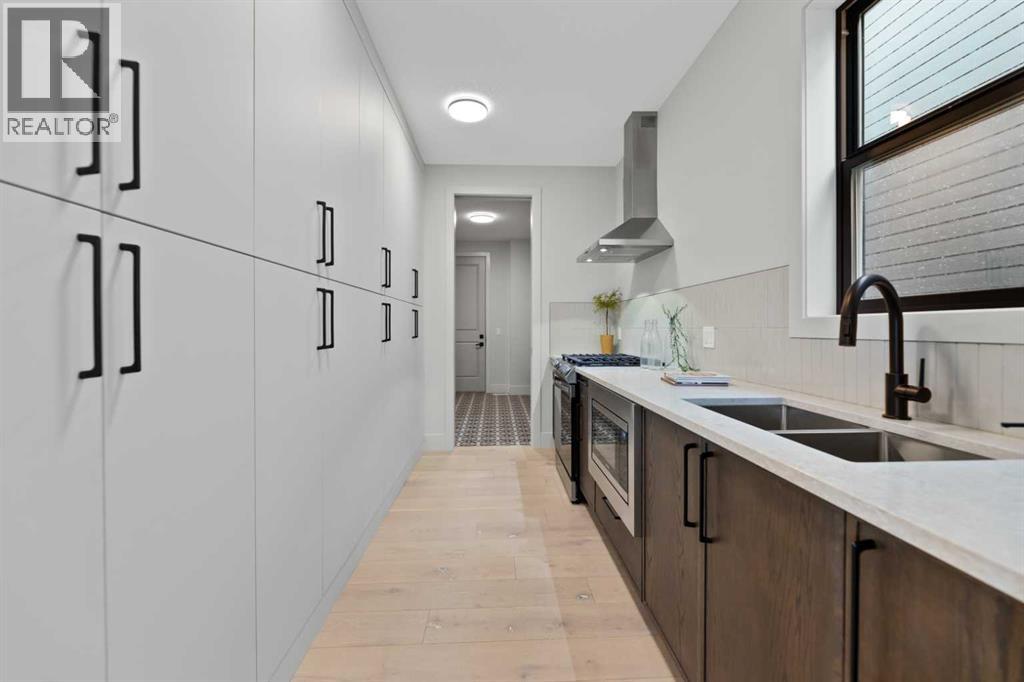 101 South Shore View, Chestermere, Alberta  T1Z 0J1 - Photo 4 - A2267439