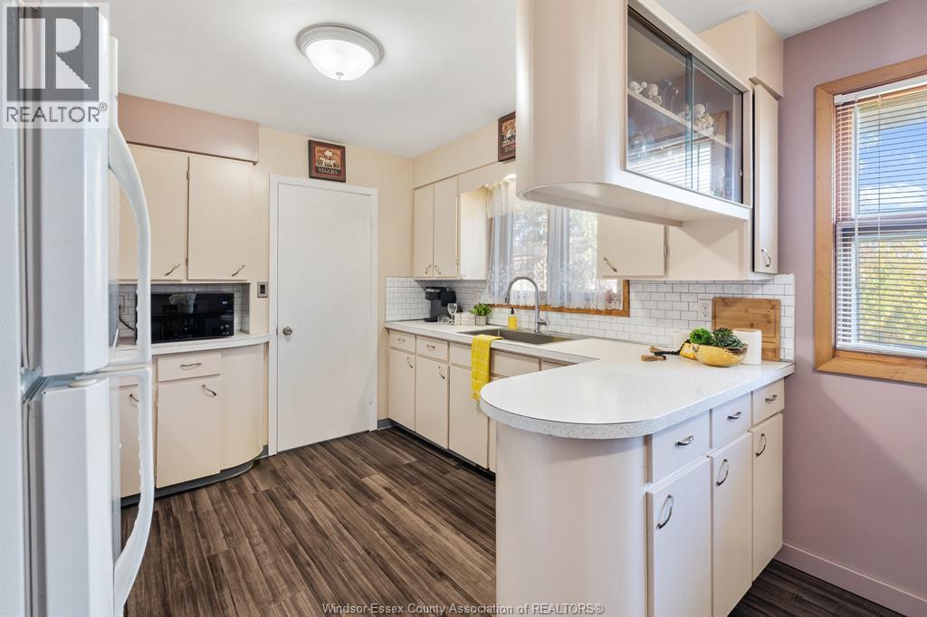 4 Douglas Avenue, Leamington, Ontario  N8H 2G2 - Photo 9 - 25025907