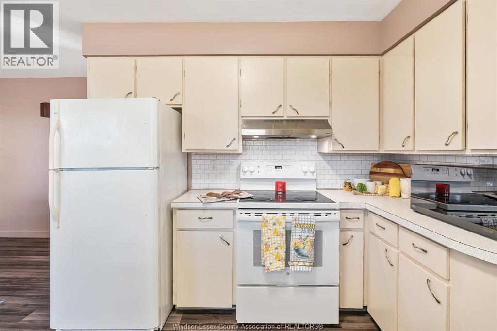 4 Douglas Avenue, Leamington, Ontario  N8H 2G2 - Photo 11 - 25025907