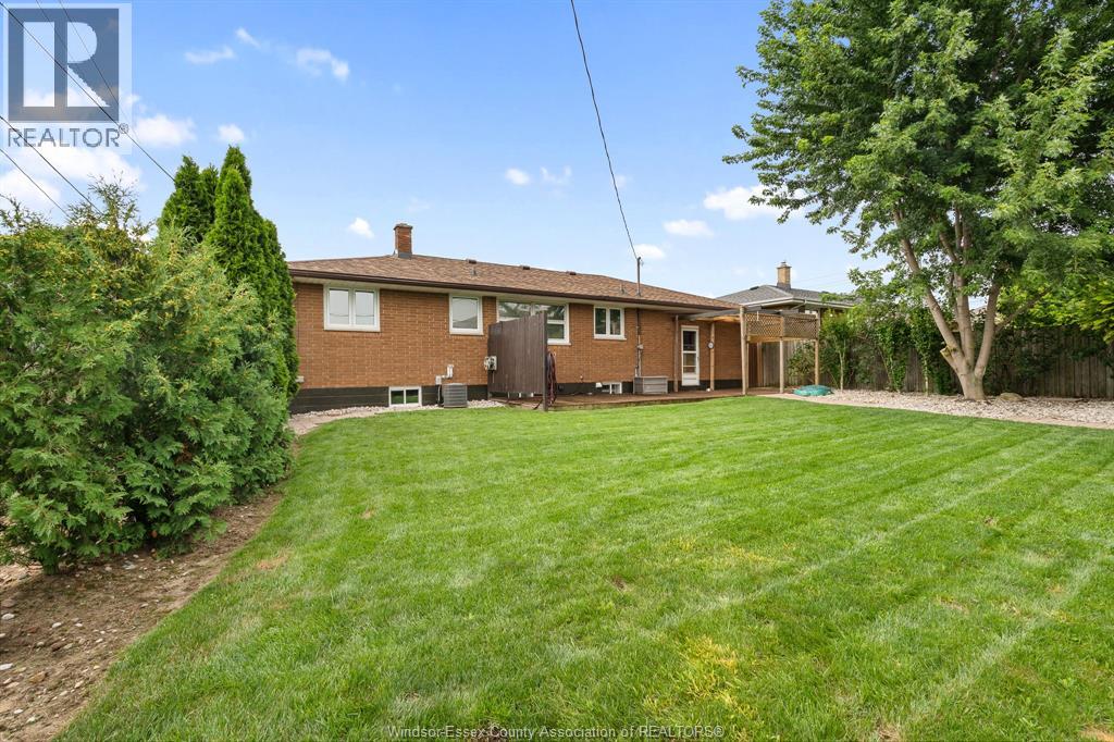 4 Douglas Avenue, Leamington, Ontario  N8H 2G2 - Photo 33 - 25025907