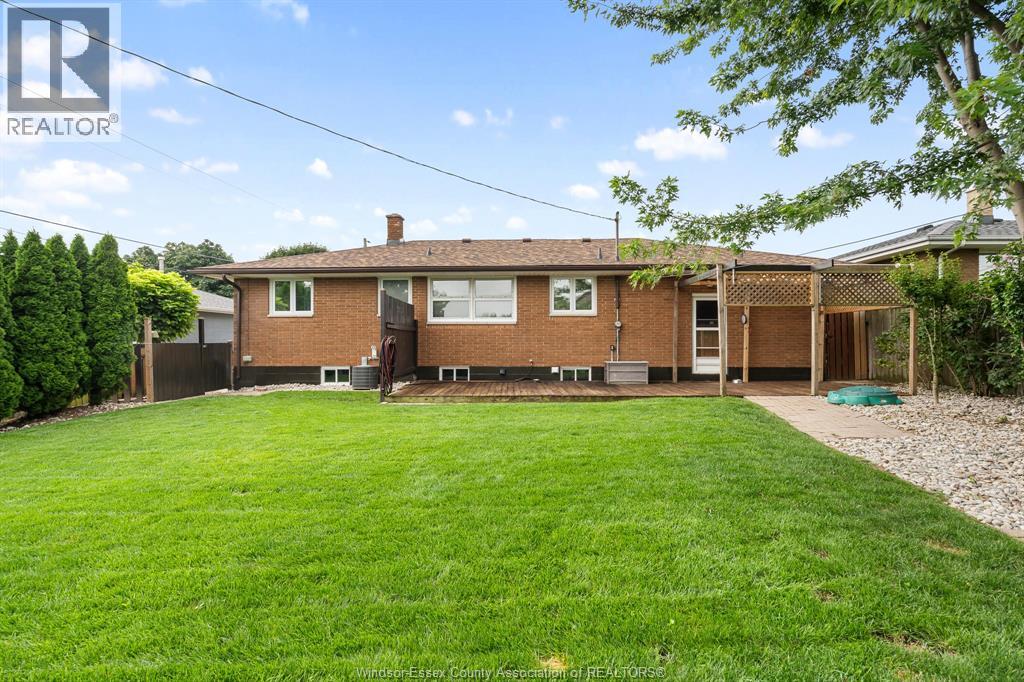 4 Douglas Avenue, Leamington, Ontario  N8H 2G2 - Photo 34 - 25025907