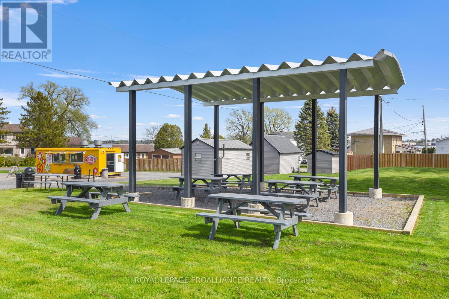 12 Riverview Crescent, Prescott, Ontario  K0E 1T1 - Photo 4 - X12486187