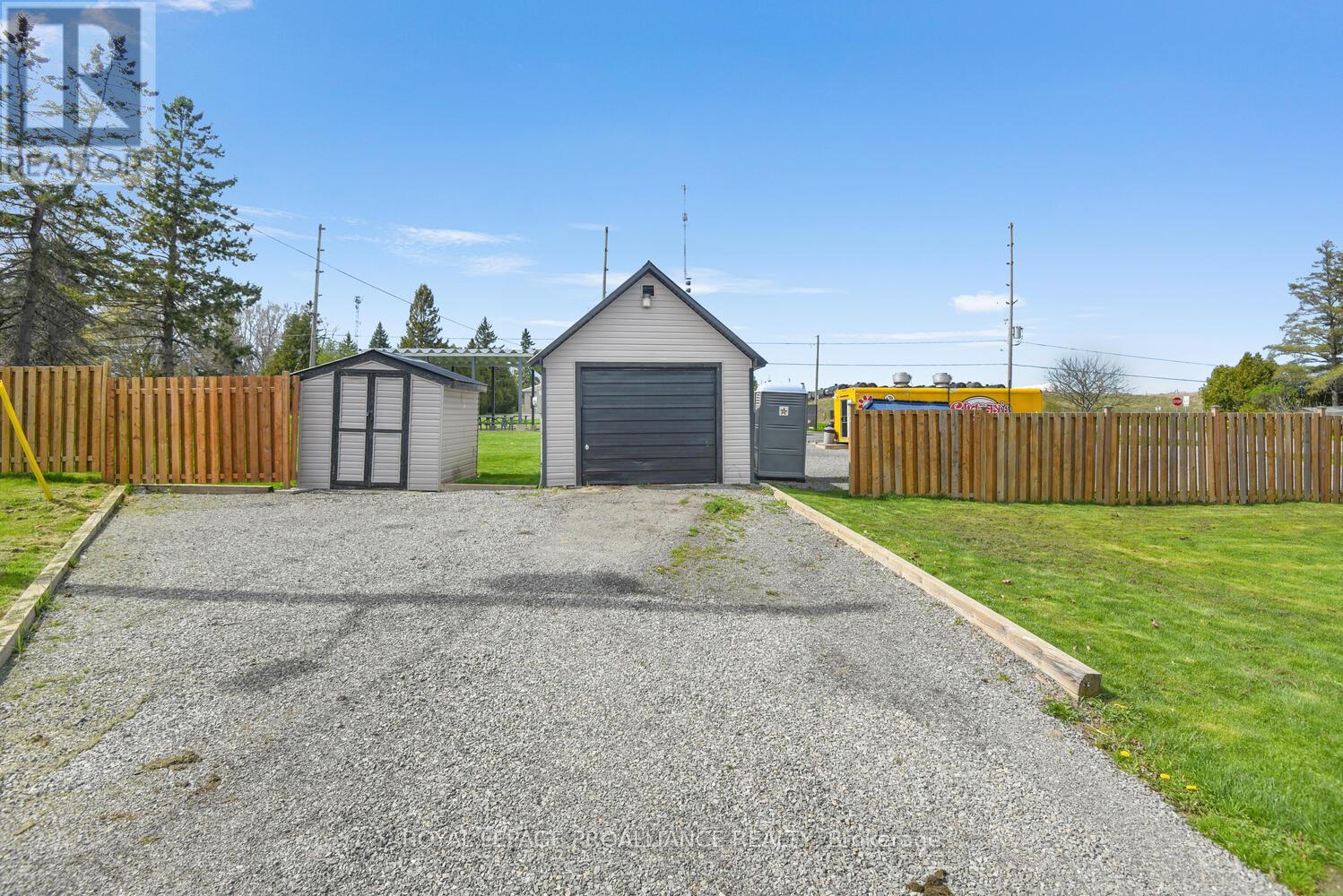 12 Riverview Crescent, Prescott, Ontario  K0E 1T1 - Photo 7 - X12486187