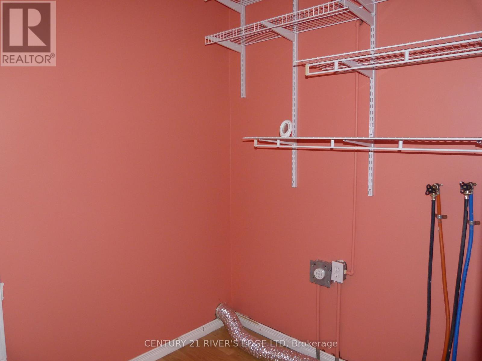 468 Gladstone Street N, North Dundas, Ontario  K0C 2K0 - Photo 12 - X12486296