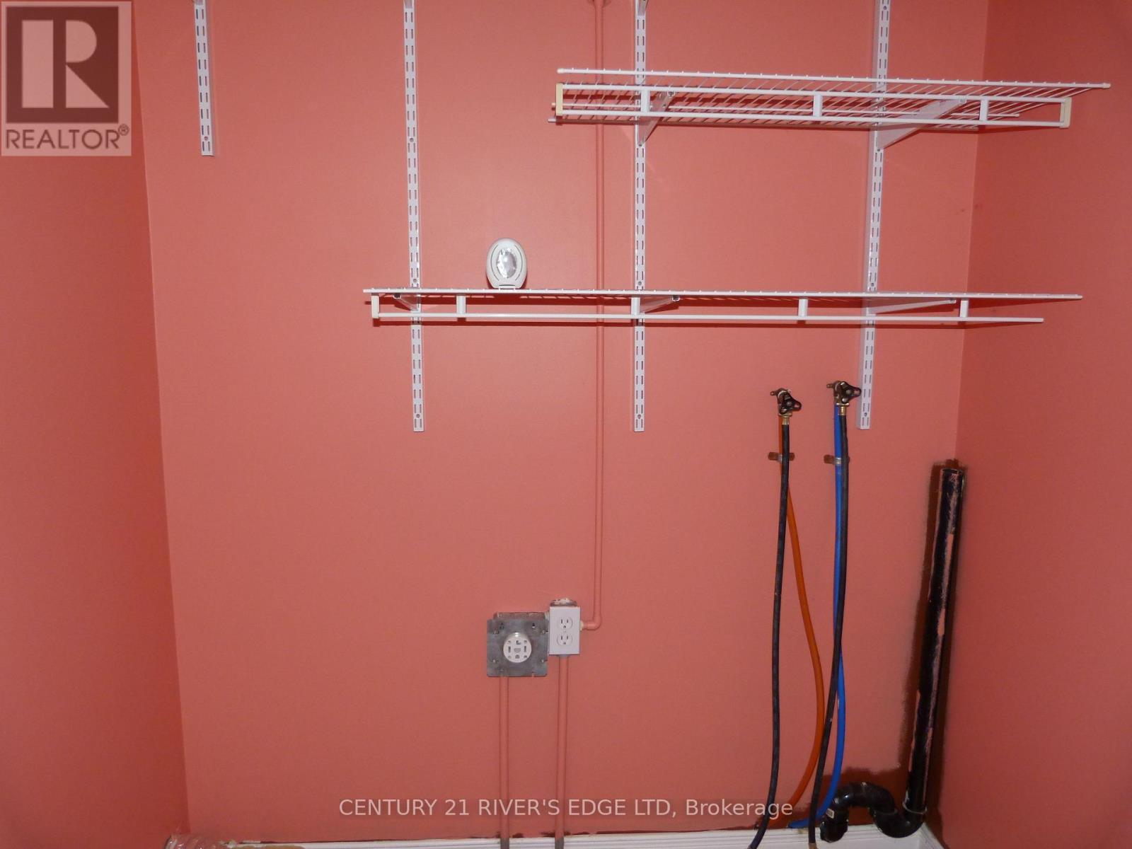 468 Gladstone Street N, North Dundas, Ontario  K0C 2K0 - Photo 13 - X12486296