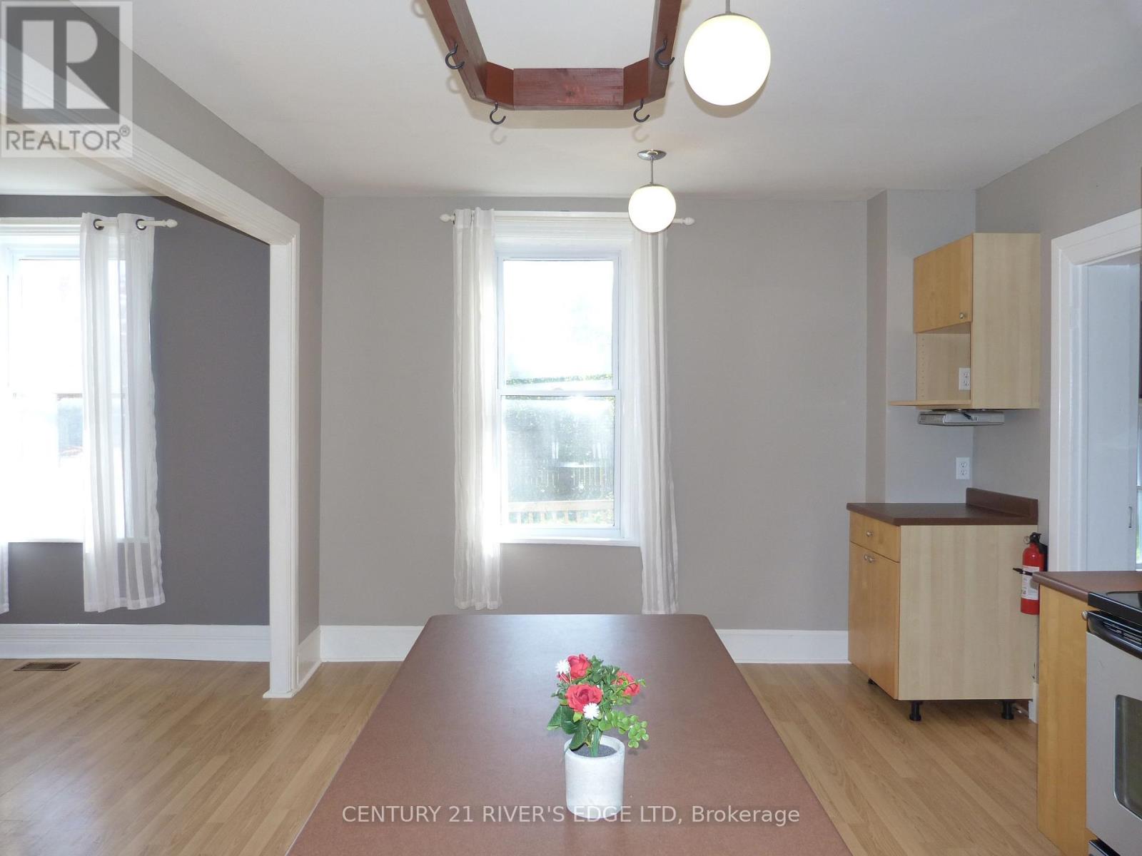 468 Gladstone Street N, North Dundas, Ontario  K0C 2K0 - Photo 14 - X12486296