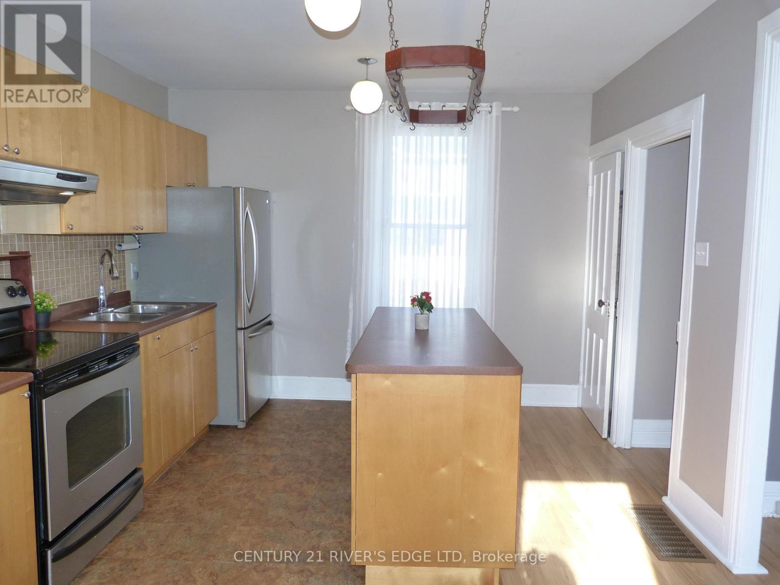 468 Gladstone Street N, North Dundas, Ontario  K0C 2K0 - Photo 17 - X12486296