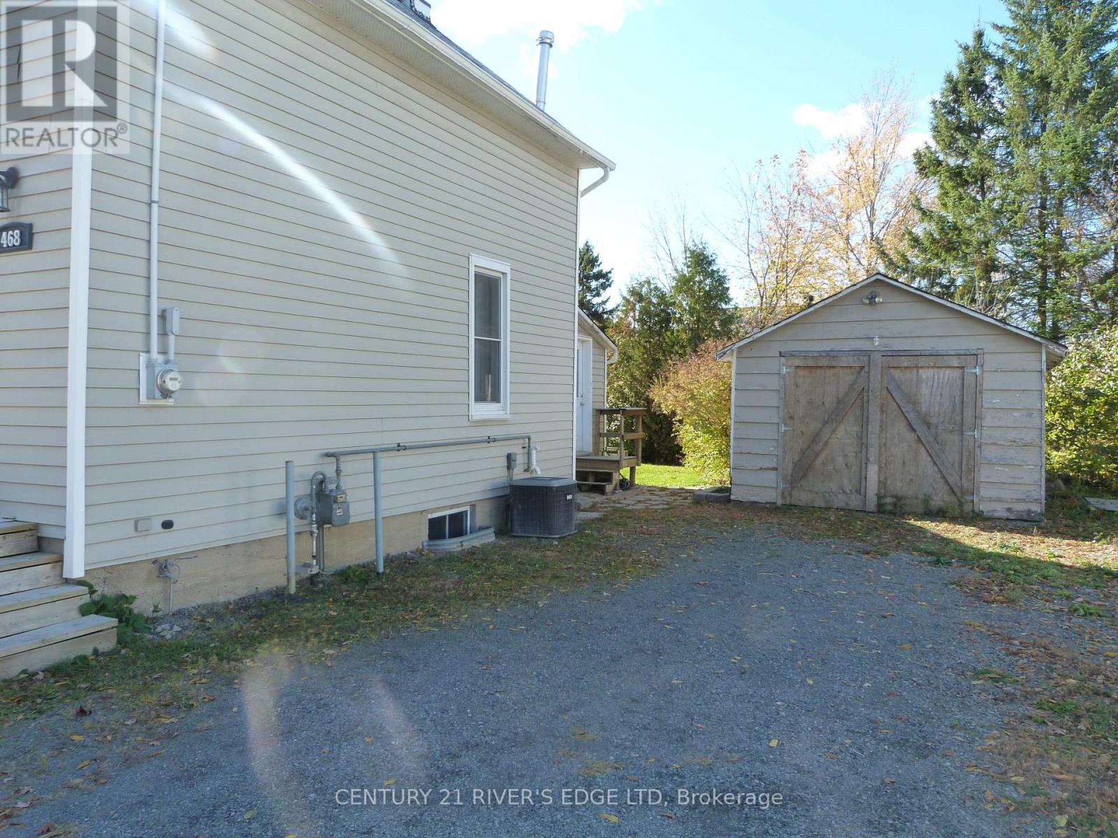 468 Gladstone Street N, North Dundas, Ontario  K0C 2K0 - Photo 2 - X12486296