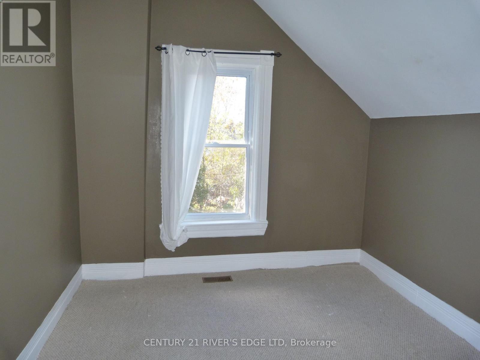 468 Gladstone Street N, North Dundas, Ontario  K0C 2K0 - Photo 23 - X12486296