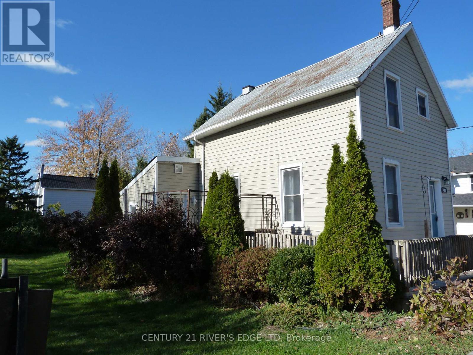 468 Gladstone Street N, North Dundas, Ontario  K0C 2K0 - Photo 4 - X12486296