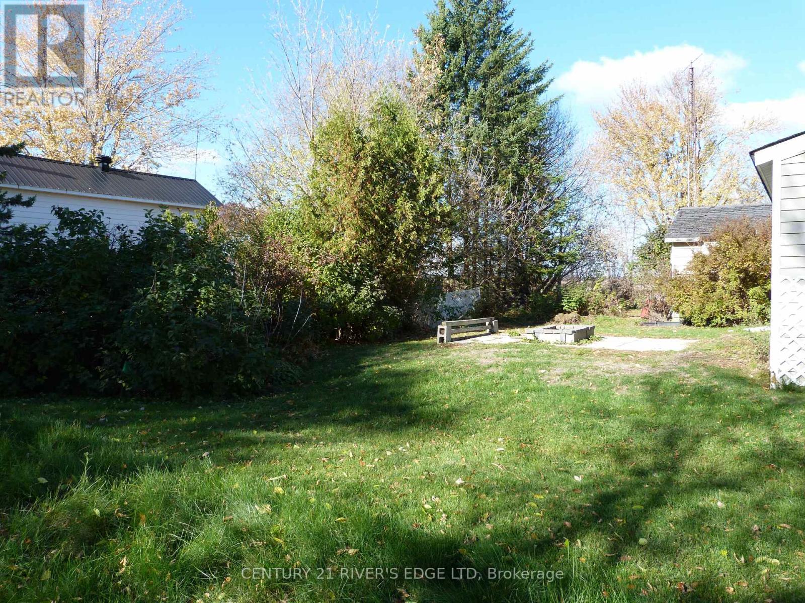 468 Gladstone Street N, North Dundas, Ontario  K0C 2K0 - Photo 7 - X12486296