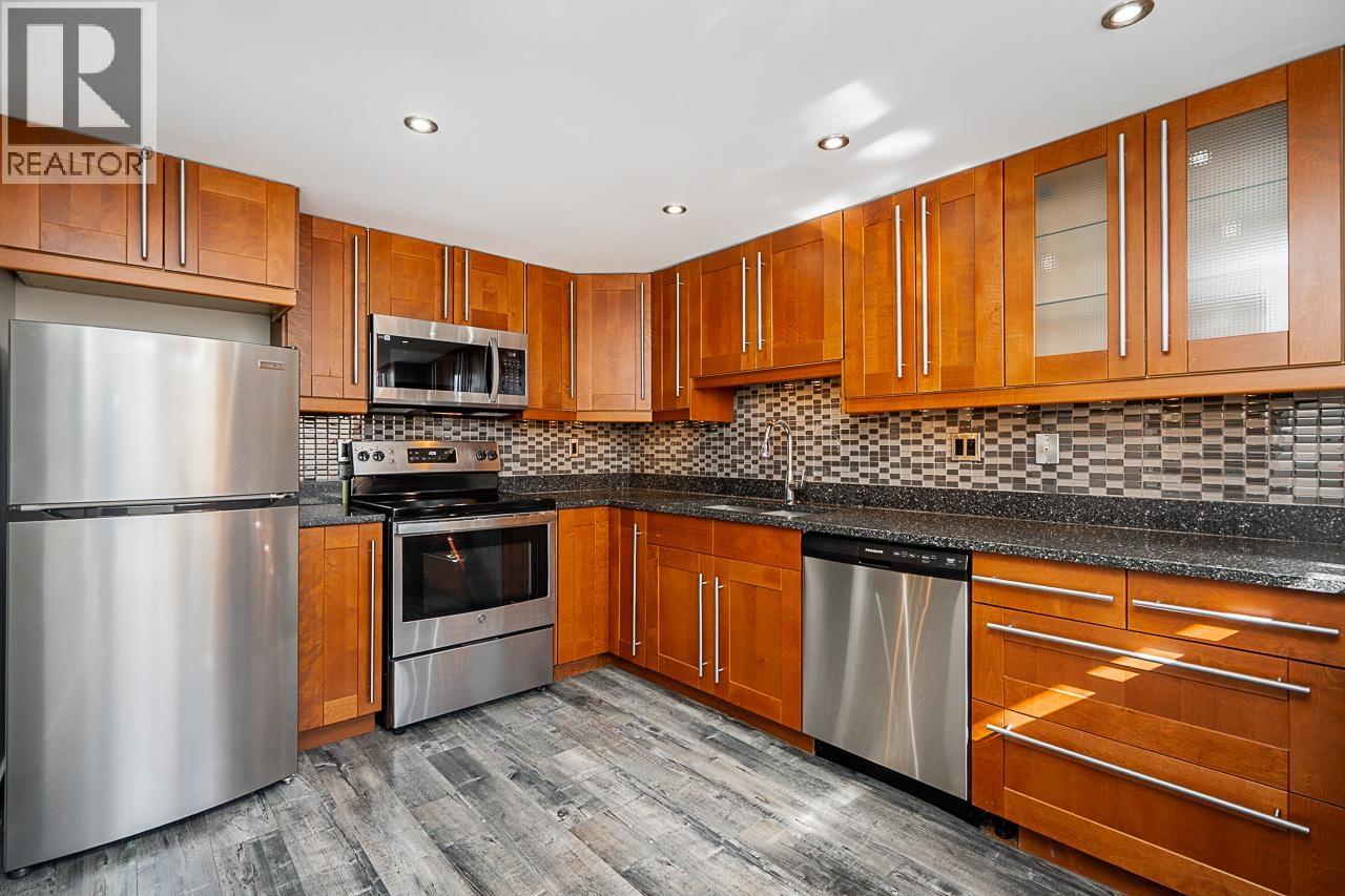 8561 Flowering Place, Burnaby, British Columbia  V5A 4B4 - Photo 10 - R3052632