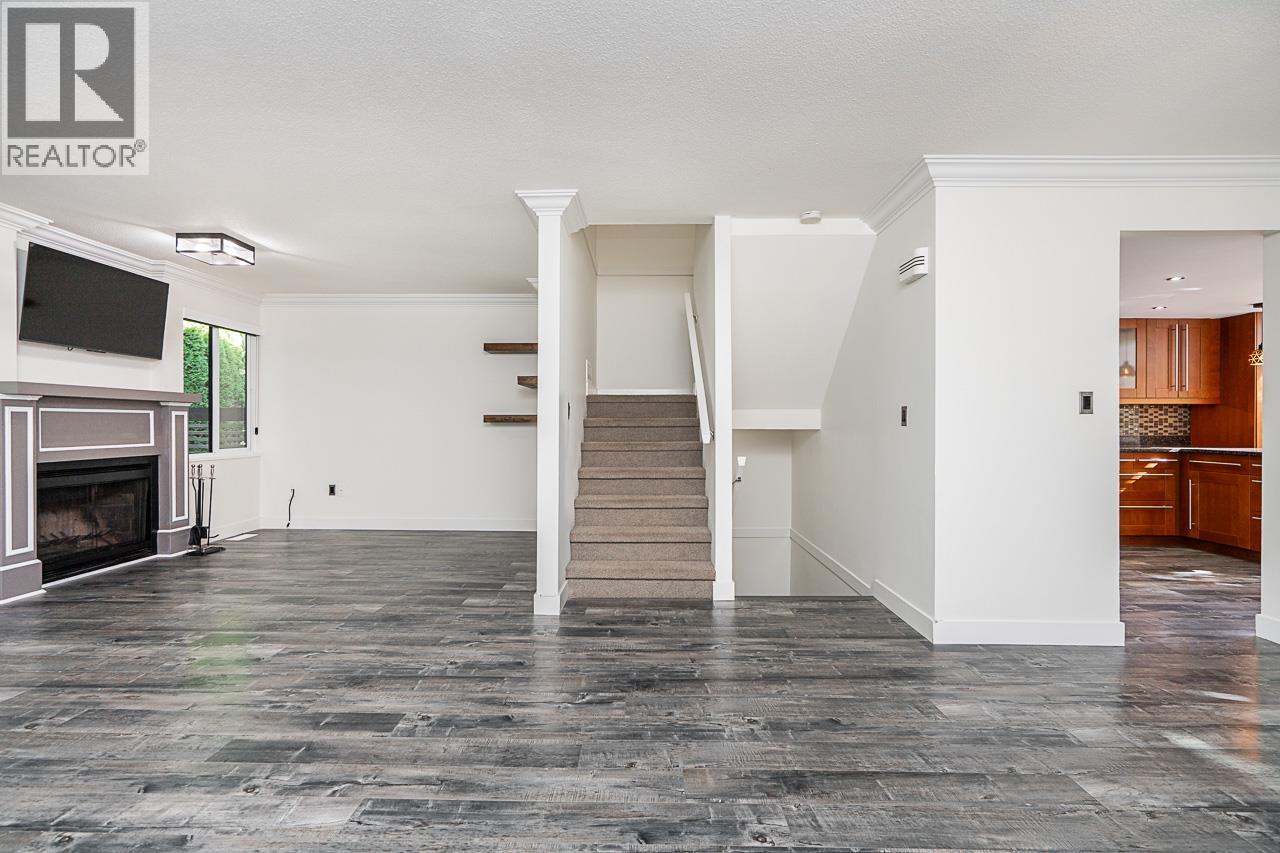 8561 Flowering Place, Burnaby, British Columbia  V5A 4B4 - Photo 9 - R3052632