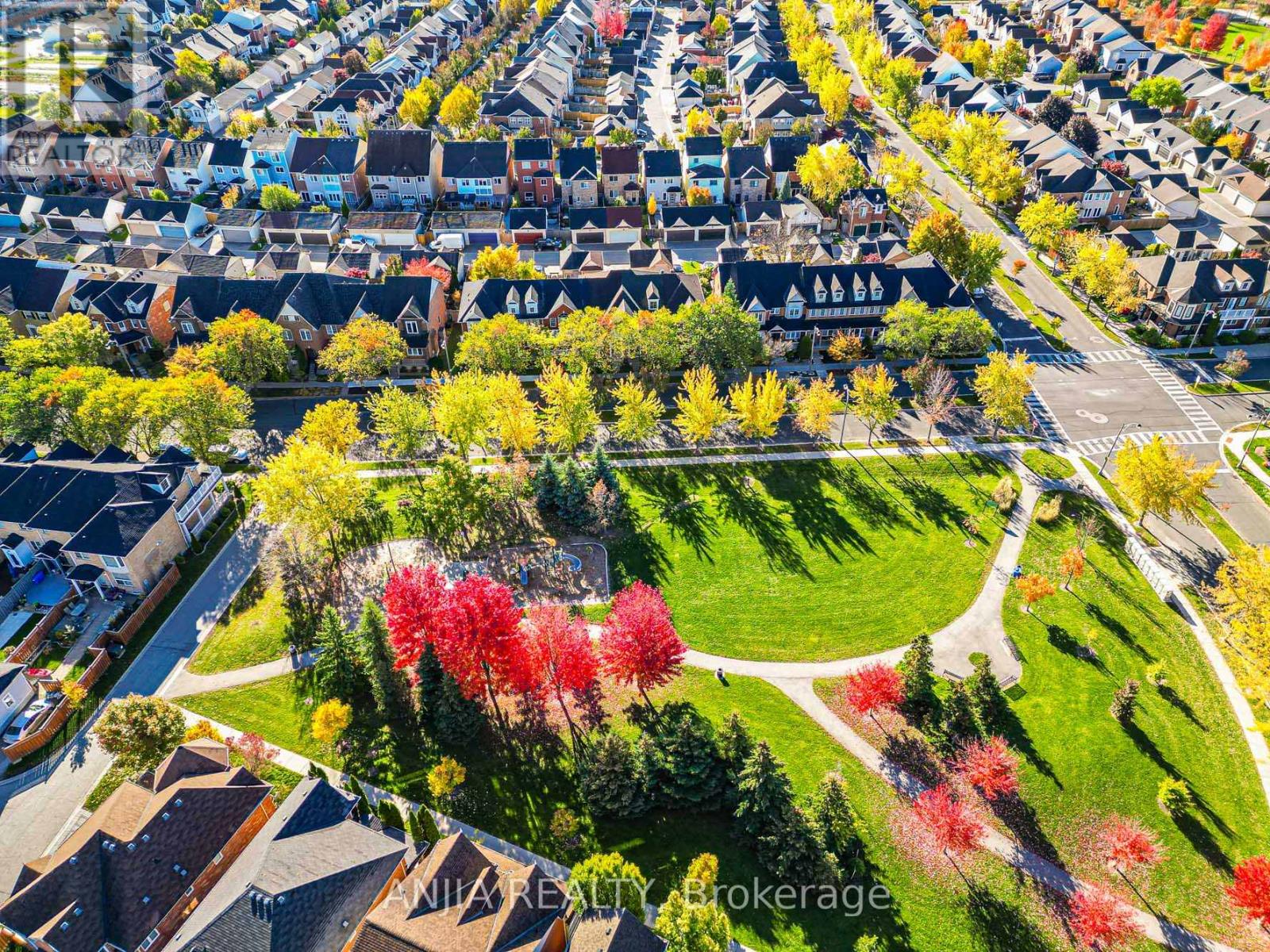 81 White's Hill Avenue, Markham, Ontario  L6B 1C2 - Photo 10 - N12486128