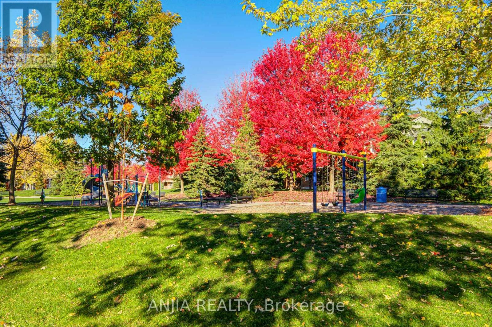 81 White's Hill Avenue, Markham, Ontario  L6B 1C2 - Photo 11 - N12486128