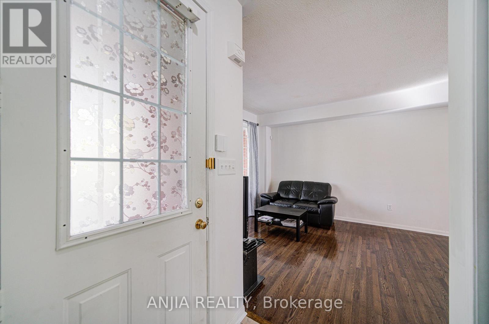 81 White's Hill Avenue, Markham, Ontario  L6B 1C2 - Photo 13 - N12486128