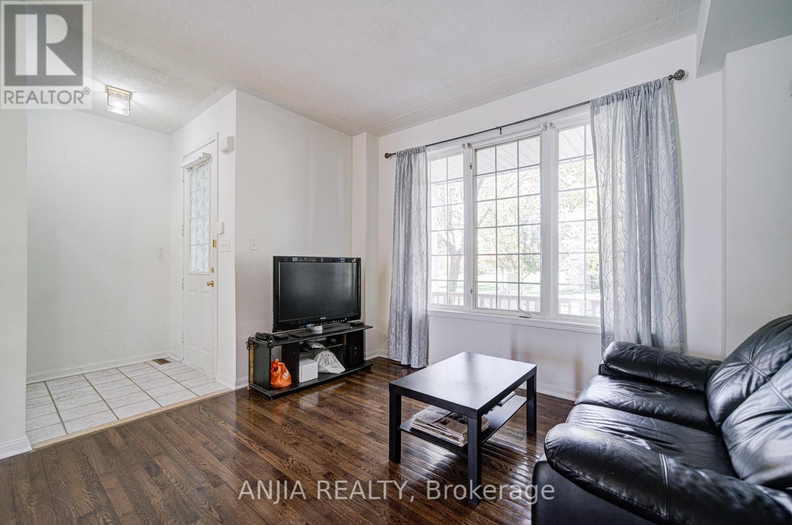 81 White's Hill Avenue, Markham, Ontario  L6B 1C2 - Photo 16 - N12486128