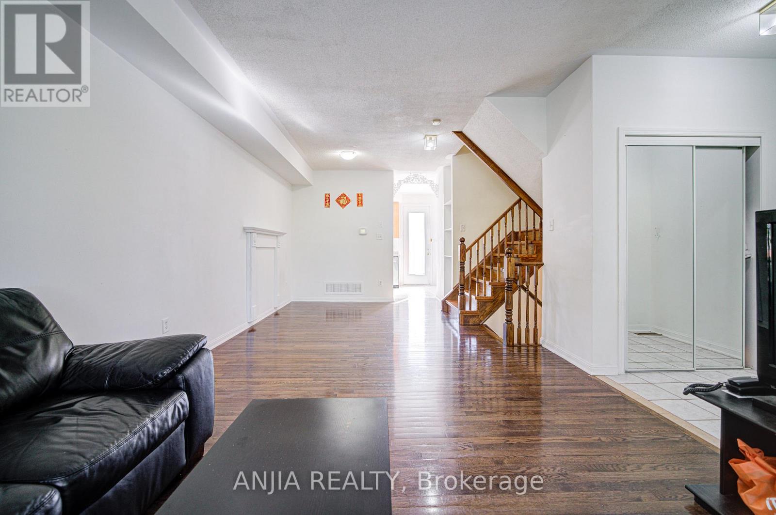 81 White's Hill Avenue, Markham, Ontario  L6B 1C2 - Photo 18 - N12486128