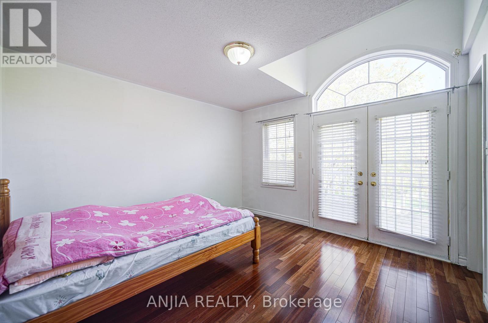 81 White's Hill Avenue, Markham, Ontario  L6B 1C2 - Photo 32 - N12486128