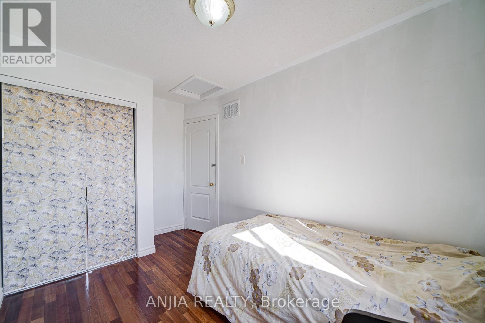 81 White's Hill Avenue, Markham, Ontario  L6B 1C2 - Photo 43 - N12486128