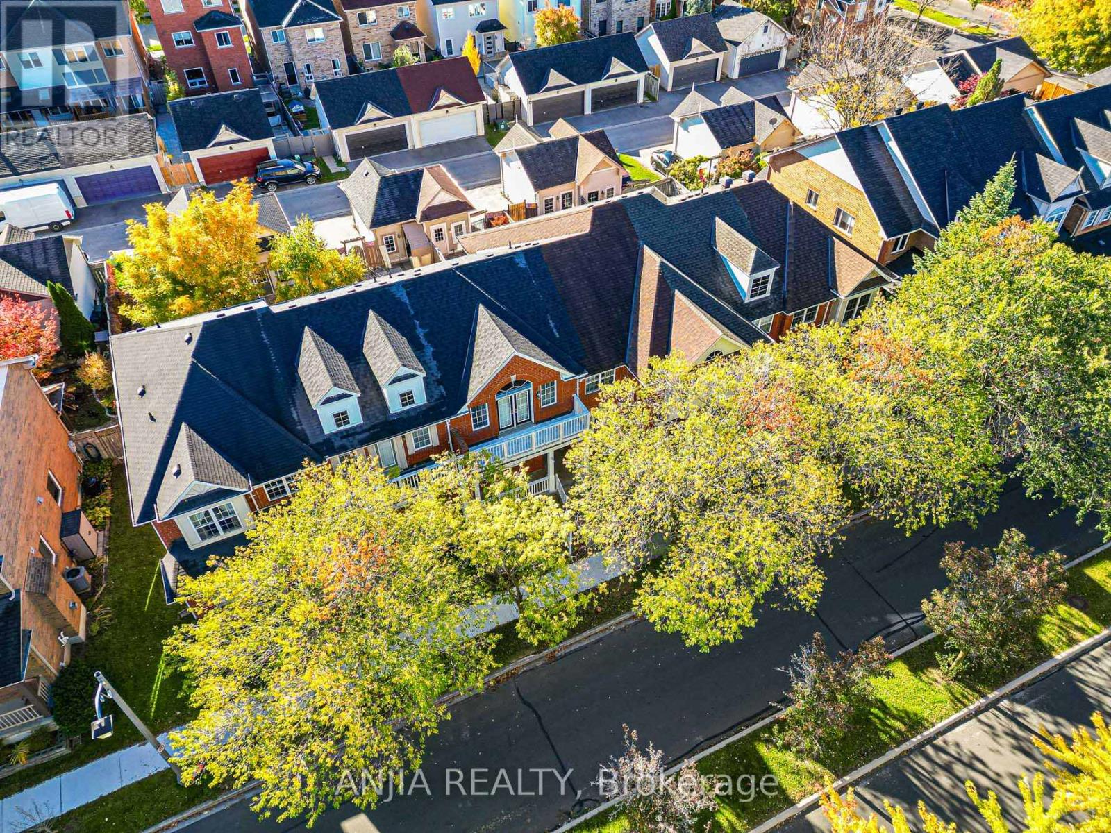 81 White's Hill Avenue, Markham, Ontario  L6B 1C2 - Photo 6 - N12486128