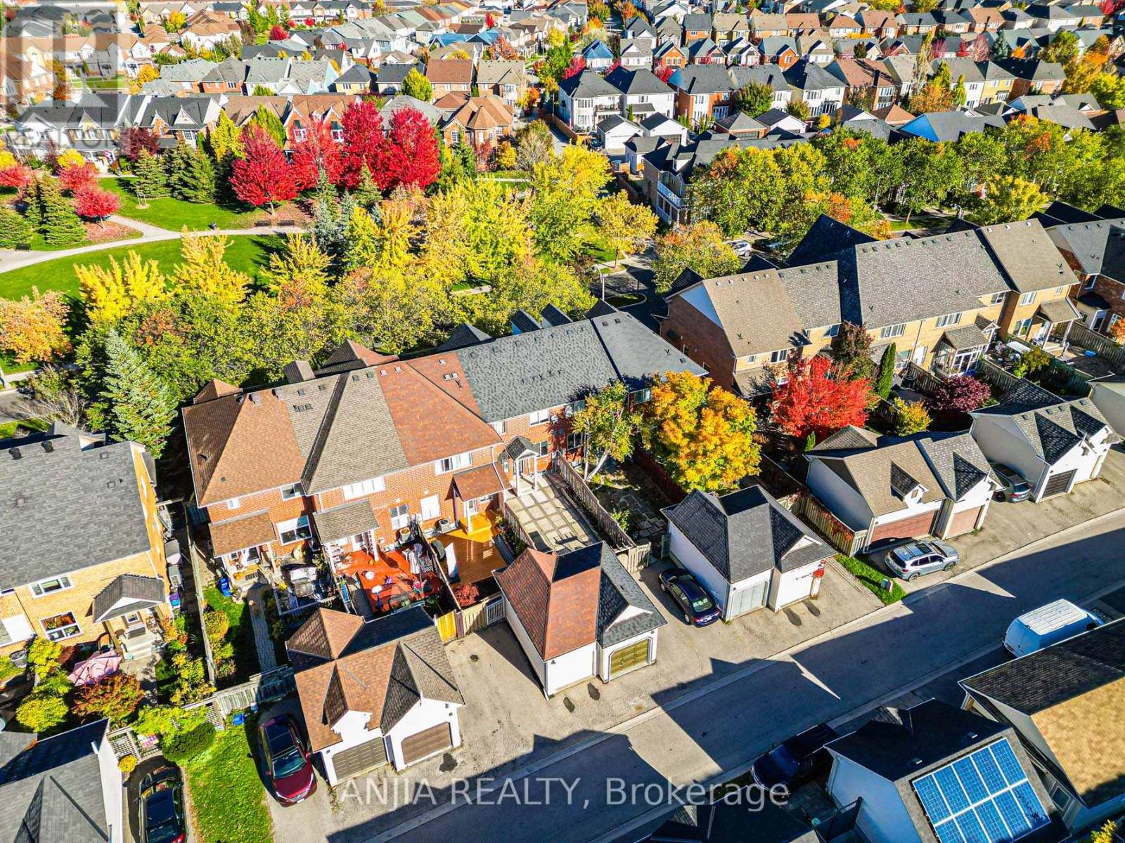 81 White's Hill Avenue, Markham, Ontario  L6B 1C2 - Photo 9 - N12486128